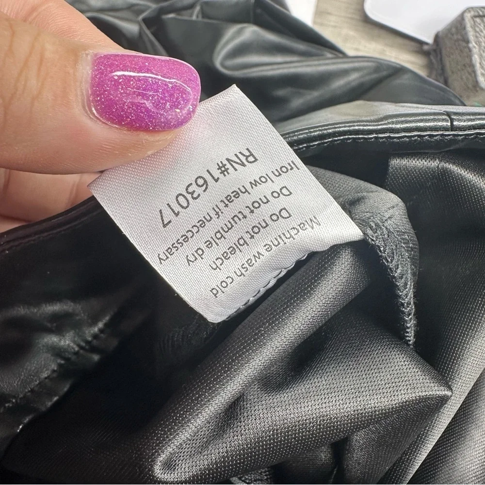 Princess Polly Black Faux Leather‎ Pleated Zip Up  High Waist Pants Size 6 - Picture 6 of 6